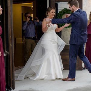 Meet your Posher, Leslie